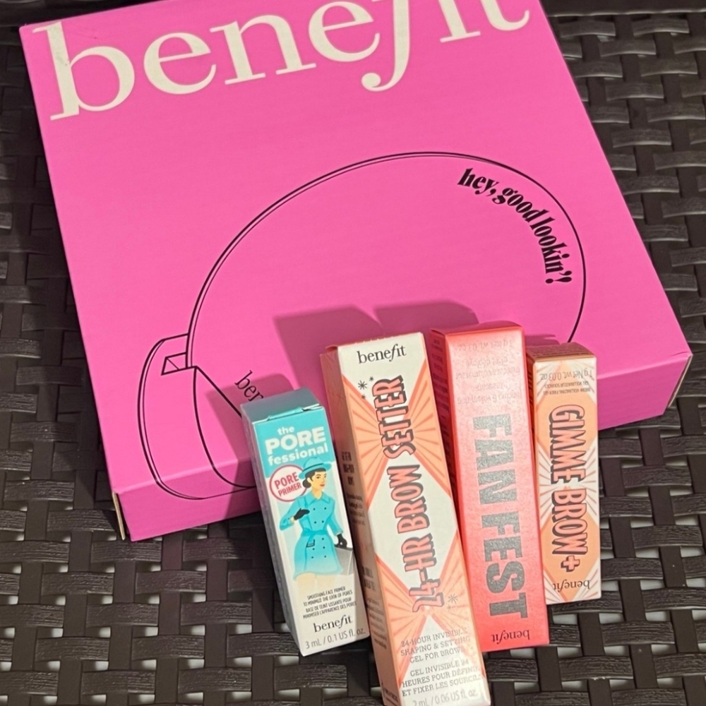 Benefit make-up mirror and 4 item cosmetic bundle